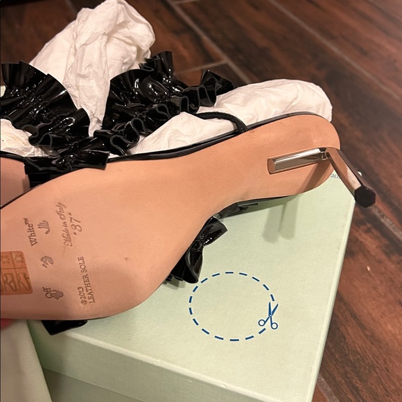 New authentic Off white shoes - Picture 7 of 9